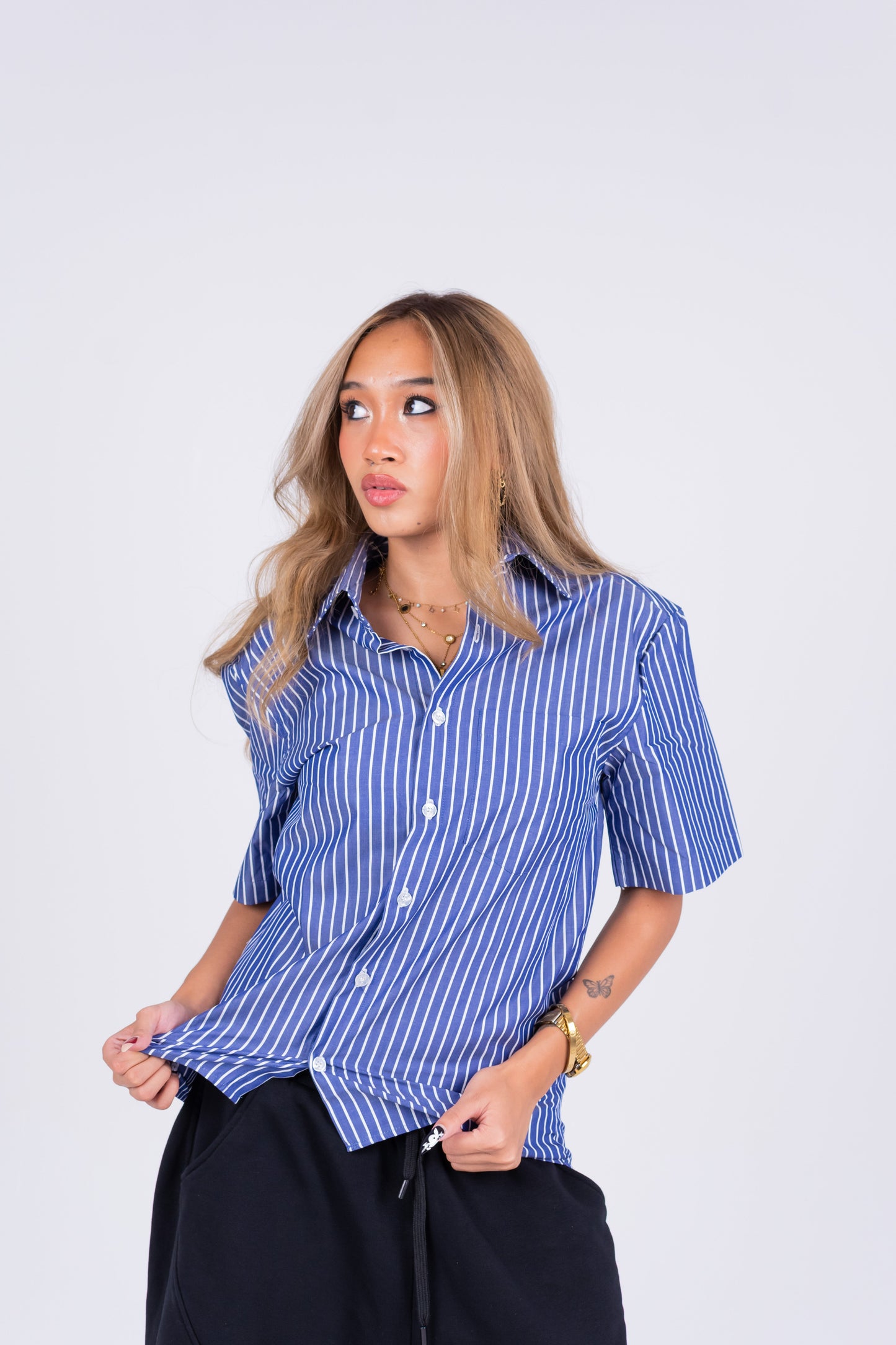 STRIPED SIGNATURE SHIRT IN NAVY