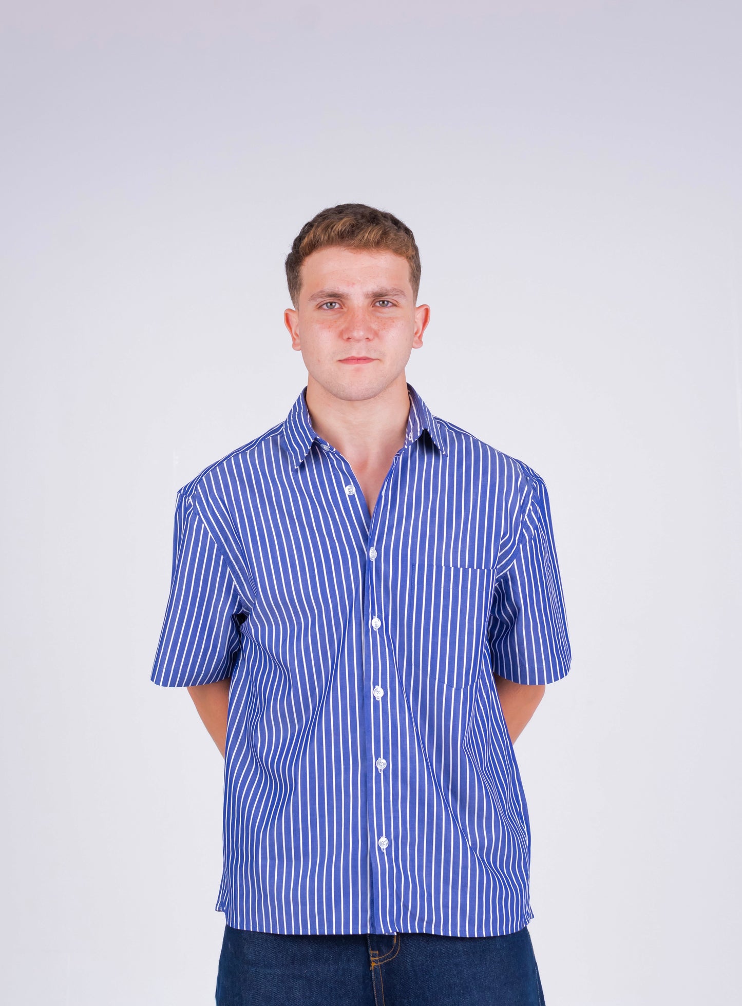 STRIPED SIGNATURE SHIRT IN NAVY